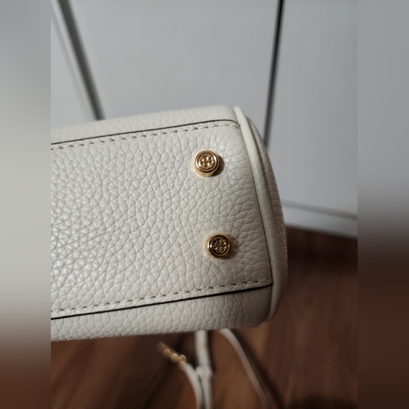 Tory Burch Carter Small Tote in White - Picture 6 of 6